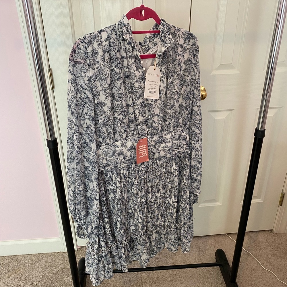 IVY CITY DRESS BRAND NEW WITH TAGS